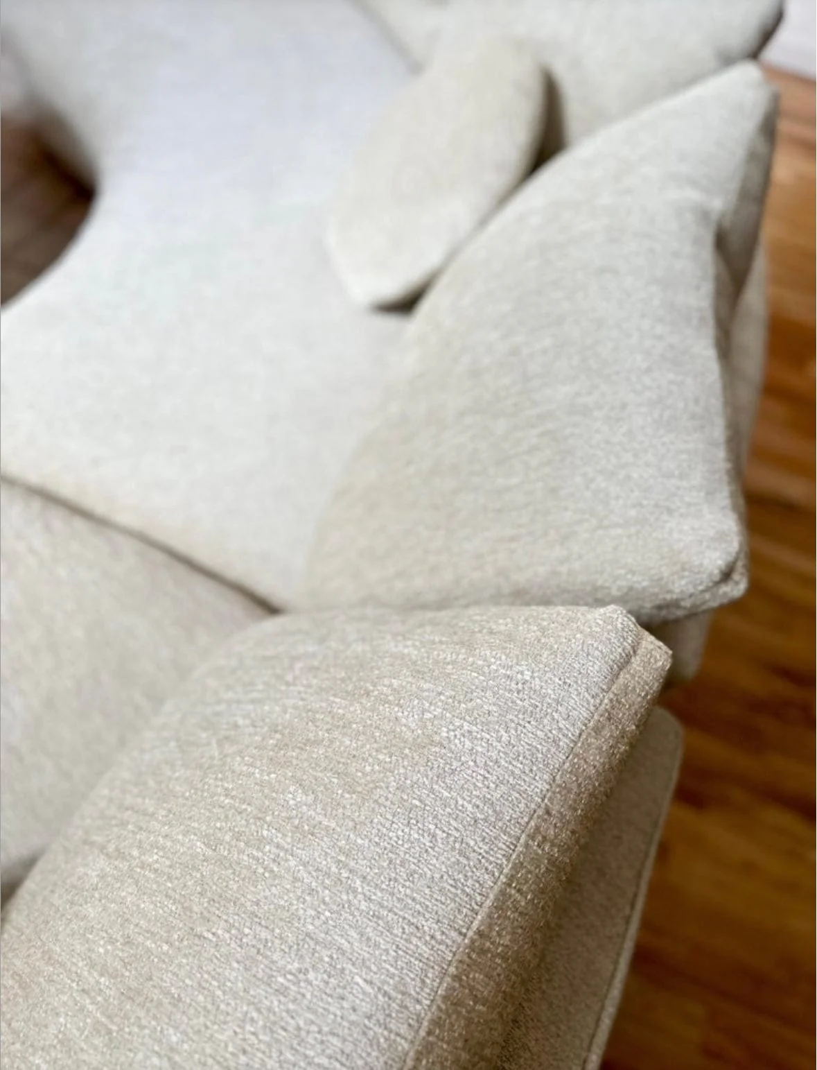 Lance Sectional Curve Sofa - Image 8