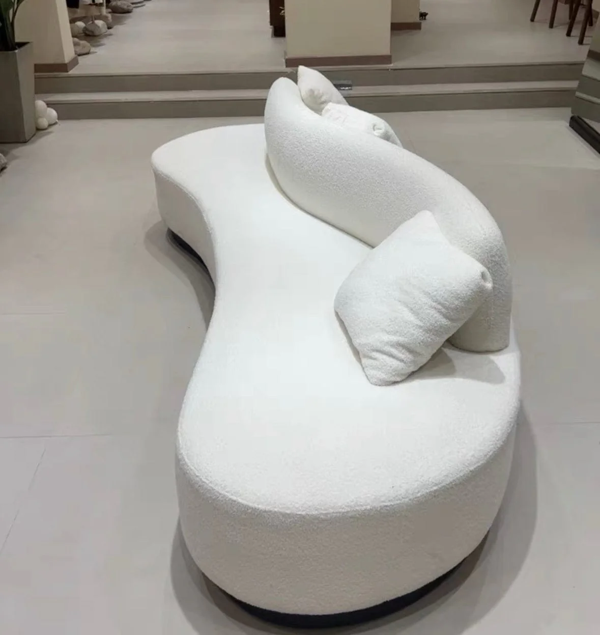 Remia Curve Sofa - Image 8